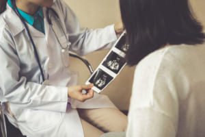 Siêu âm là một trong những cách siêu âm thường thấy để khám sàng lọc thai nhi